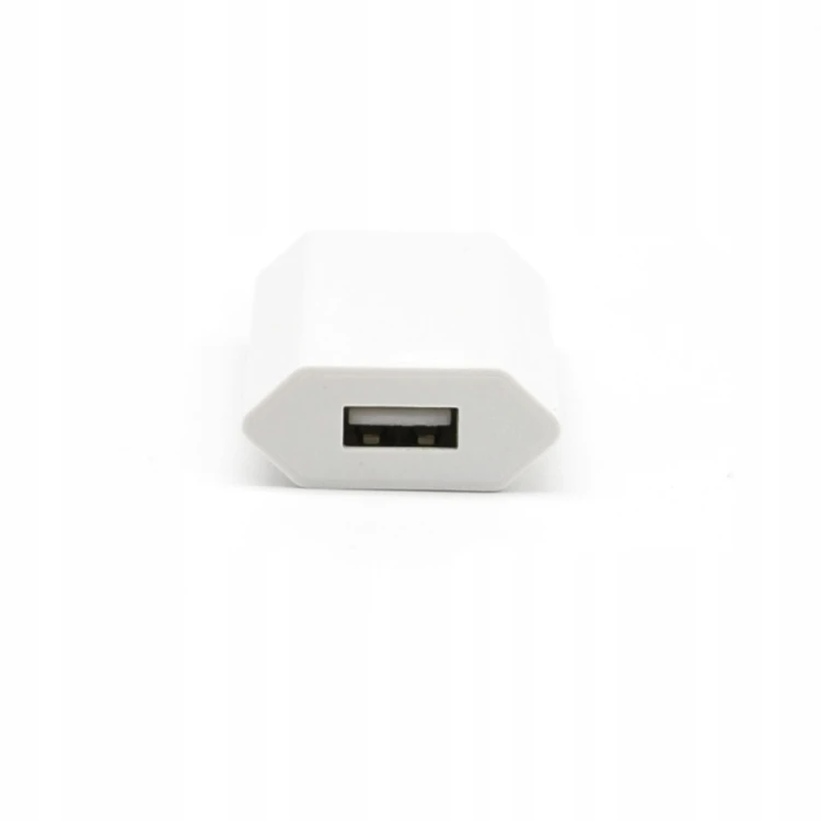 wtyczka-sieciowa-usb-5v-port-usb-zblizenie
